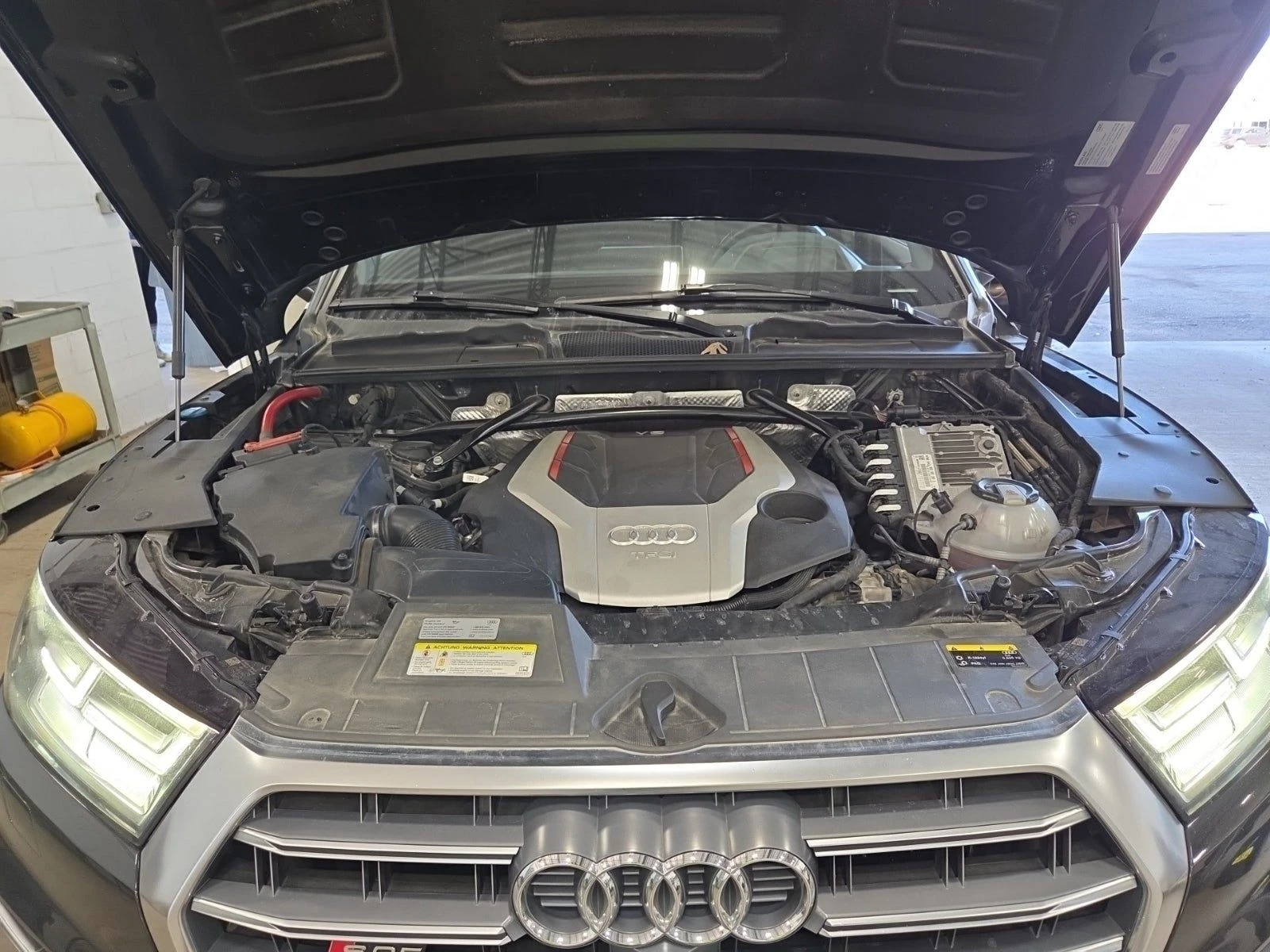 Audi SQ5 Prestige, снимка 16 - Автомобили и джипове - 53759080