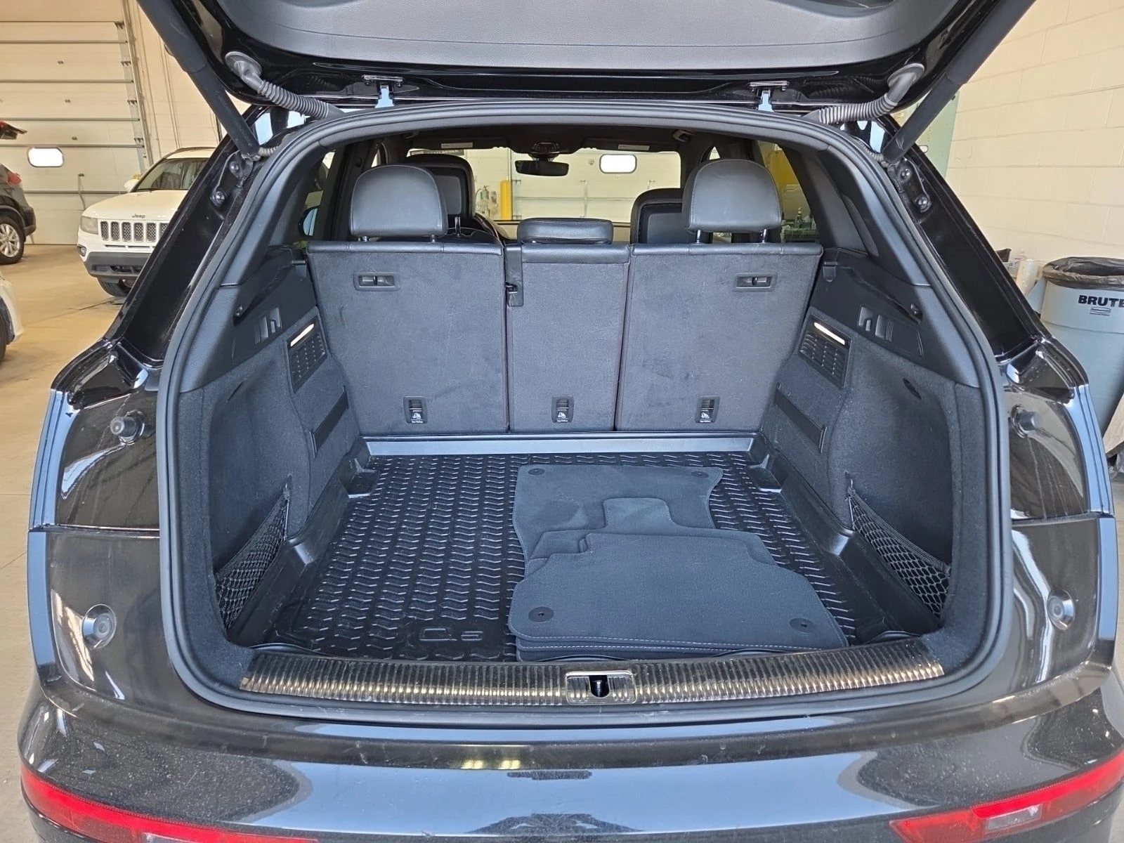 Audi SQ5 Prestige, снимка 12 - Автомобили и джипове - 53759080