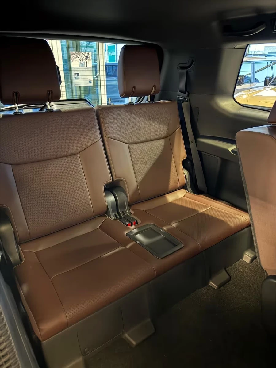 Toyota Land cruiser НОВ!/LC250/205HP/EXECUTIVE/7S/360/NAVI/LED/975g, снимка 15 - Автомобили и джипове - 53963367