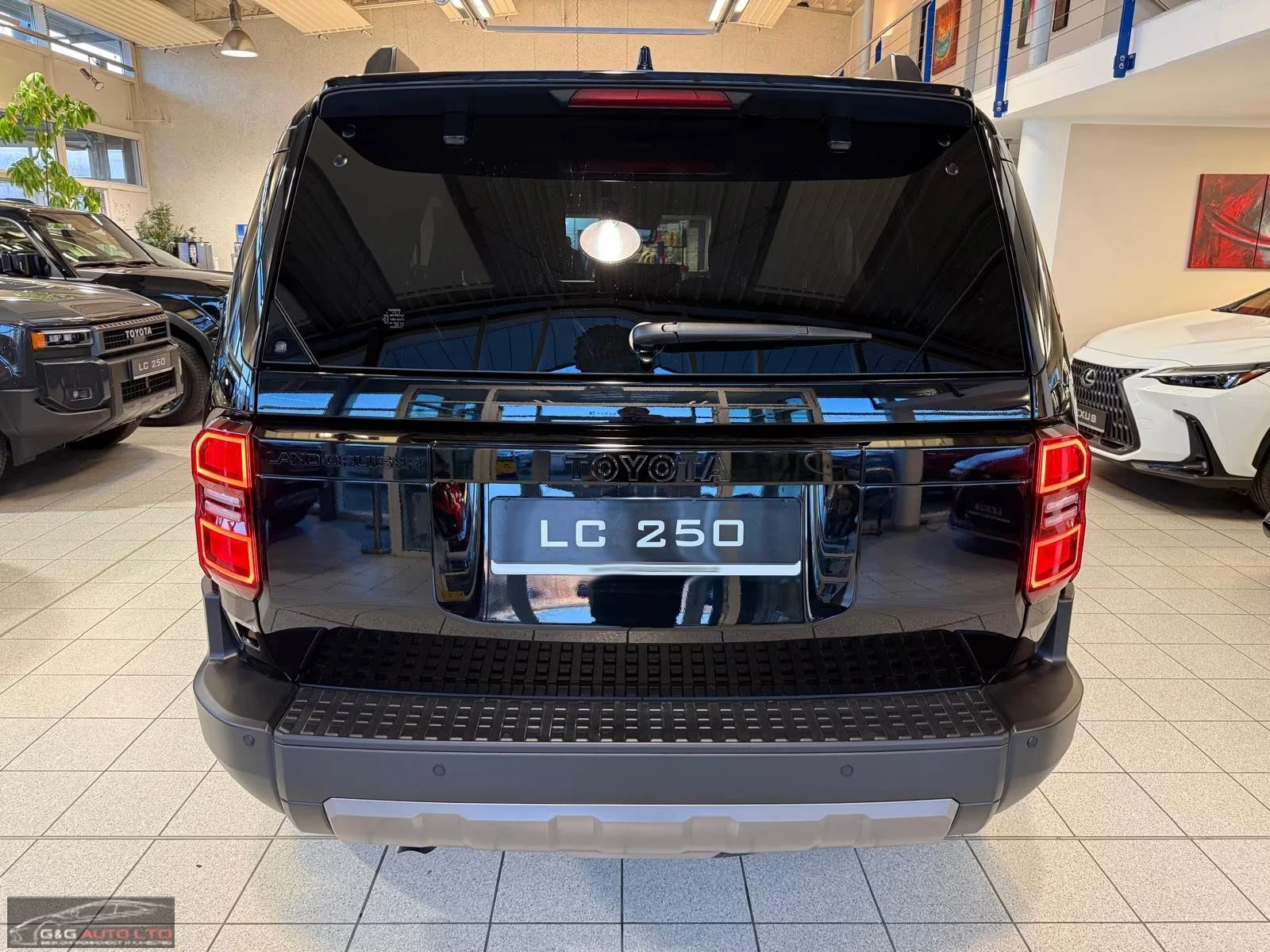 Toyota Land cruiser НОВ!/LC250/205HP/EXECUTIVE/7S/360/NAVI/LED/975g, снимка 6 - Автомобили и джипове - 53963367