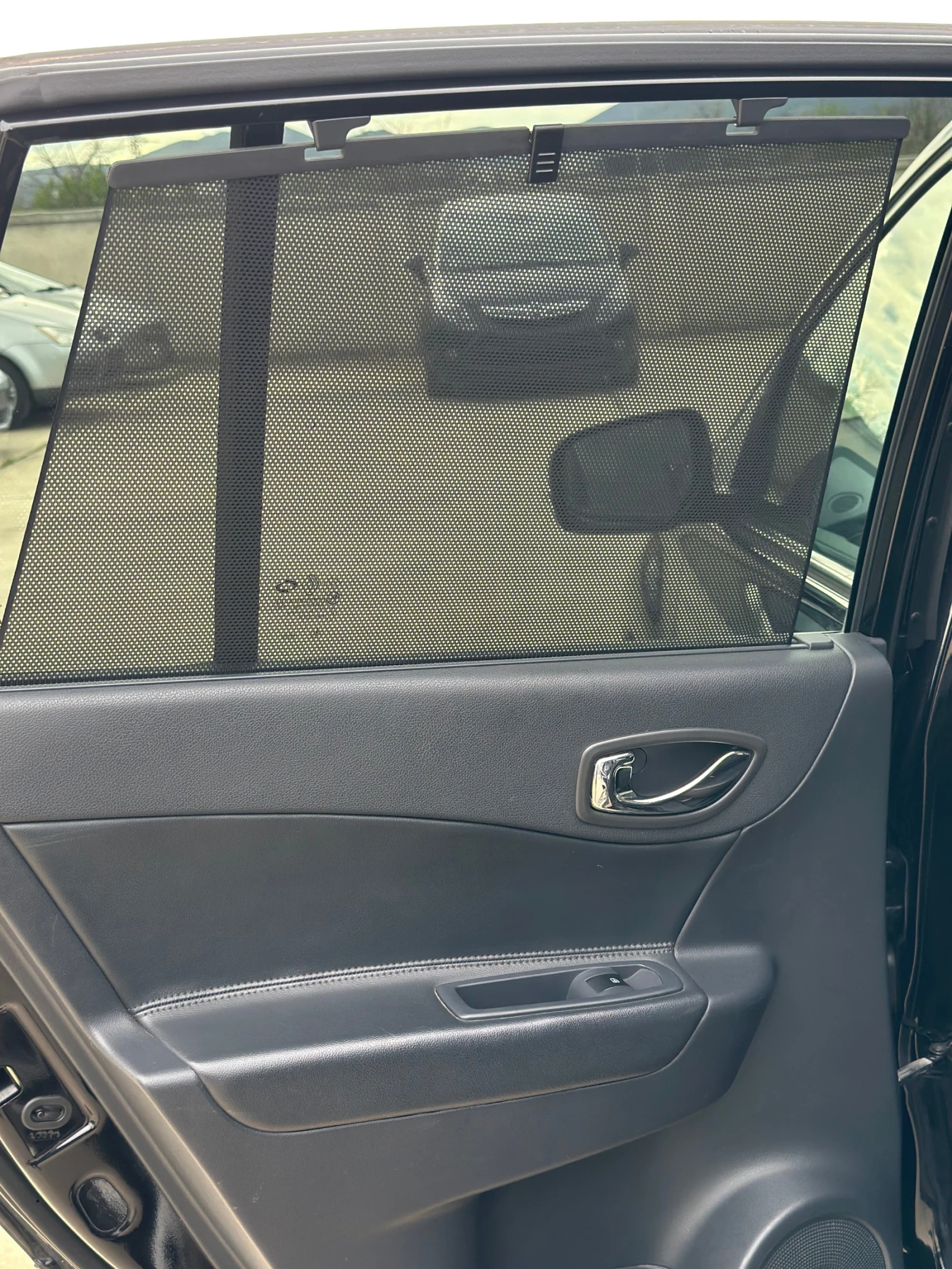 Renault Koleos * 2.0* 4x4* АВТОМАТ* КОЖА* КЕЙЛЕС* БОСЕ* ПАНОРАМА, снимка 11 - Автомобили и джипове - 54128965