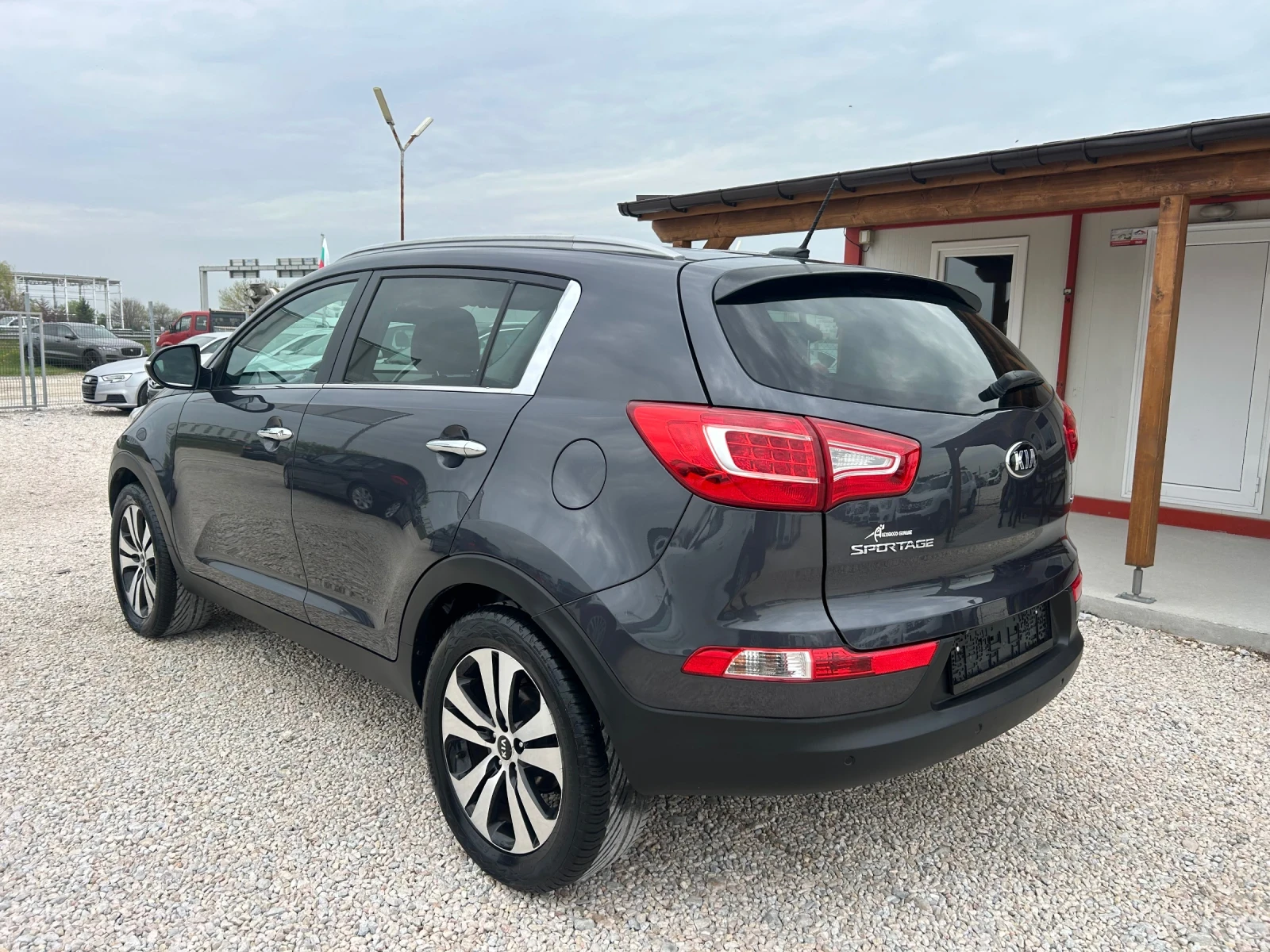Kia Sportage * 1.7* CRDI* НАВИГАЦИЯ* КОЖА* КАМЕРА* , снимка 4 - Автомобили и джипове - 54216210