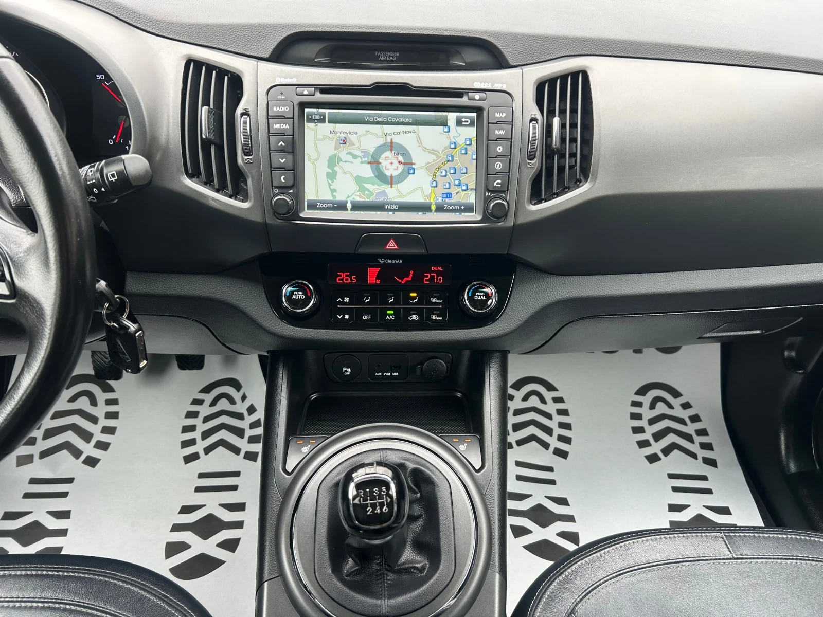 Kia Sportage * 1.7* CRDI* НАВИГАЦИЯ* КОЖА* КАМЕРА* , снимка 12 - Автомобили и джипове - 54216210