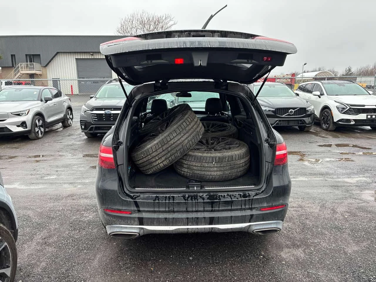 Mercedes-Benz GLC 300 ПАНОРАМА/ПОДГРЕВИ/ВТОРИ ГУМИ И ДЖАНТИ, снимка 13 - Автомобили и джипове - 54223850