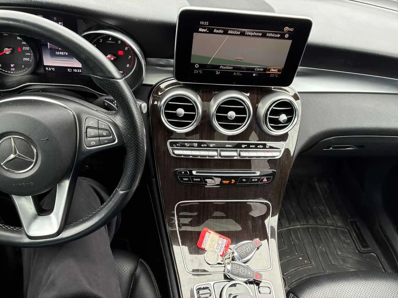 Mercedes-Benz GLC 300 ПАНОРАМА/ПОДГРЕВИ/ВТОРИ ГУМИ И ДЖАНТИ, снимка 9 - Автомобили и джипове - 54223850