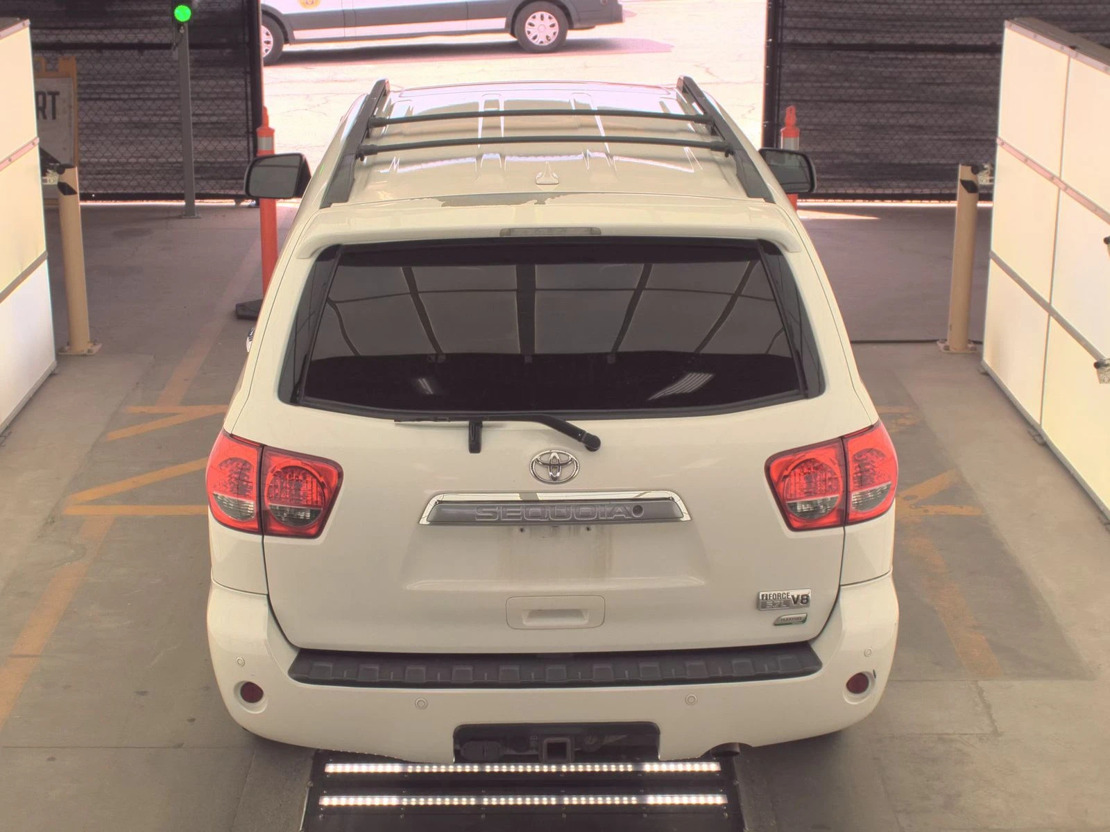 Toyota Sequoia Platinum, снимка 4 - Автомобили и джипове - 54328875