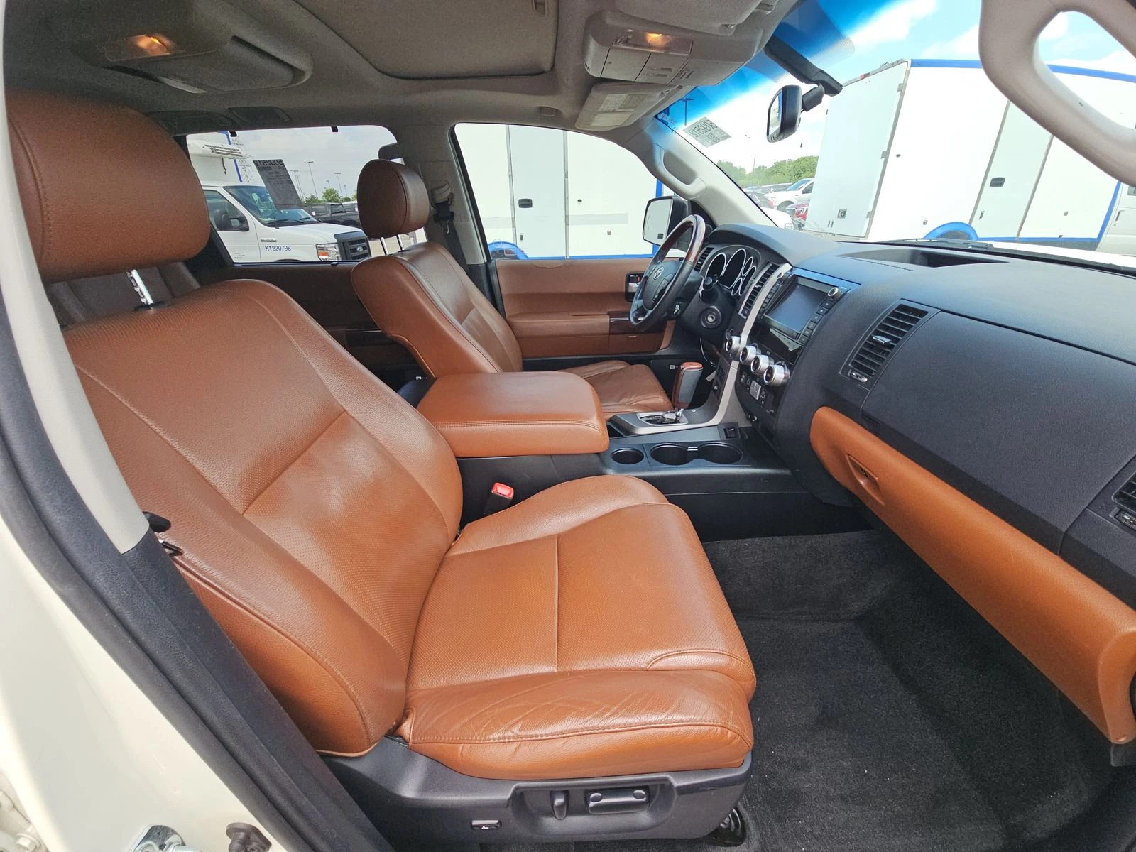 Toyota Sequoia Platinum, снимка 13 - Автомобили и джипове - 54328875