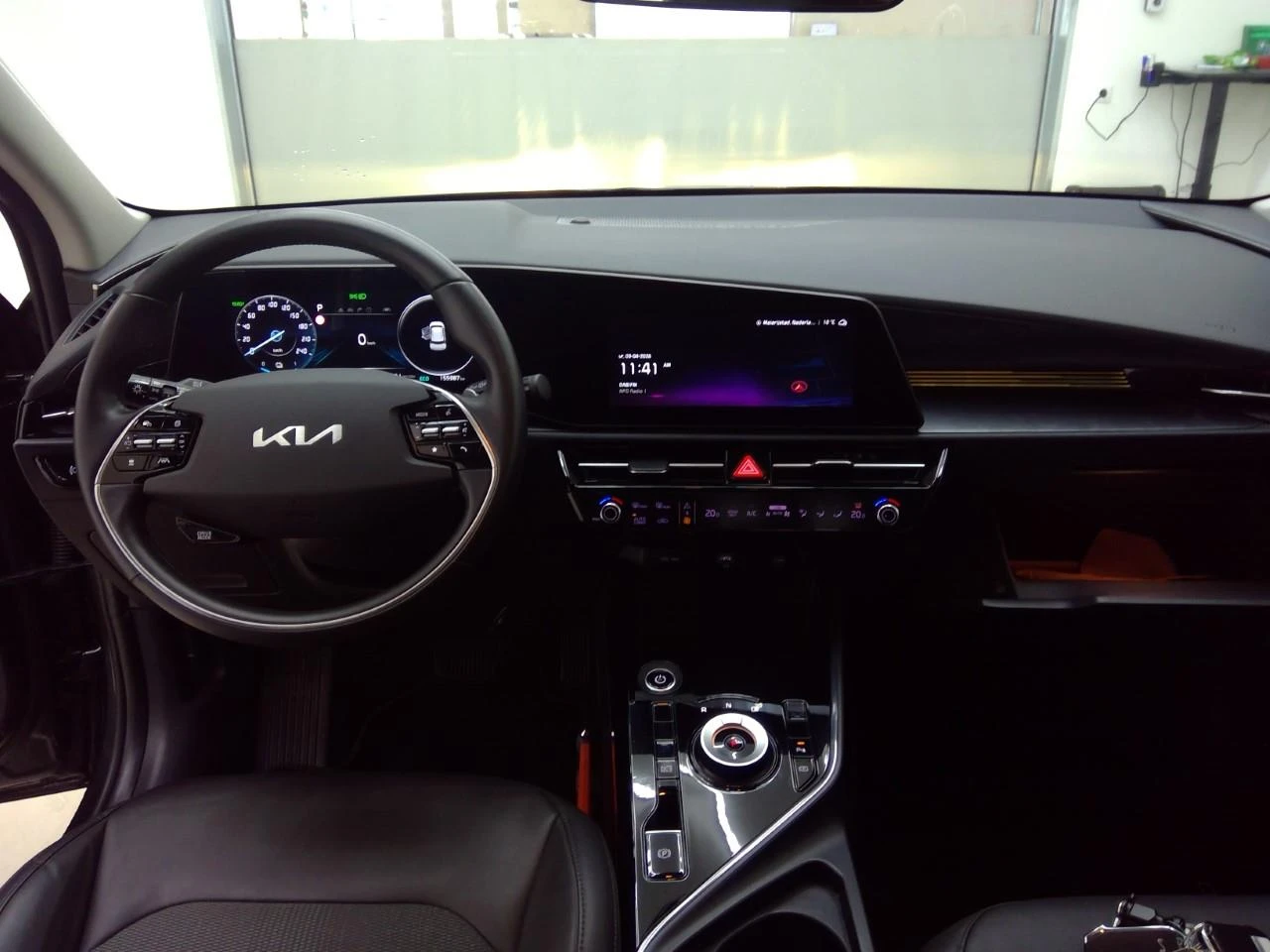 Kia Niro 65 kWh Европейска DynamicLine, снимка 2 - Автомобили и джипове - 54640955