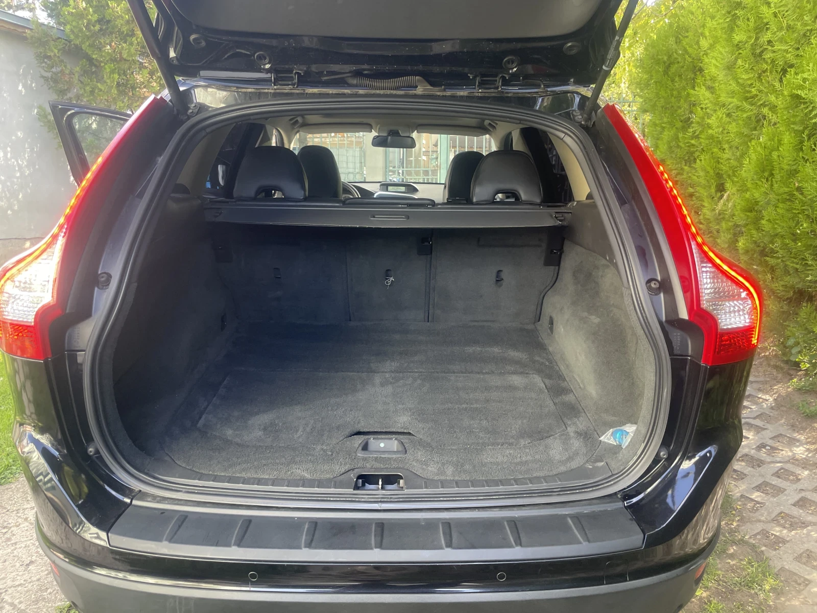 Volvo XC60 2.4 D5, снимка 7 - Автомобили и джипове - 55077101