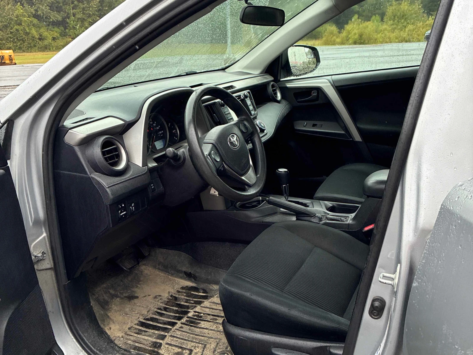 Toyota Rav4 * LE AWD * ГЛАВНО ПРЕДСТАВИТЕЛСТВО НА TOYOTA* , снимка 7 - Автомобили и джипове - 55989659
