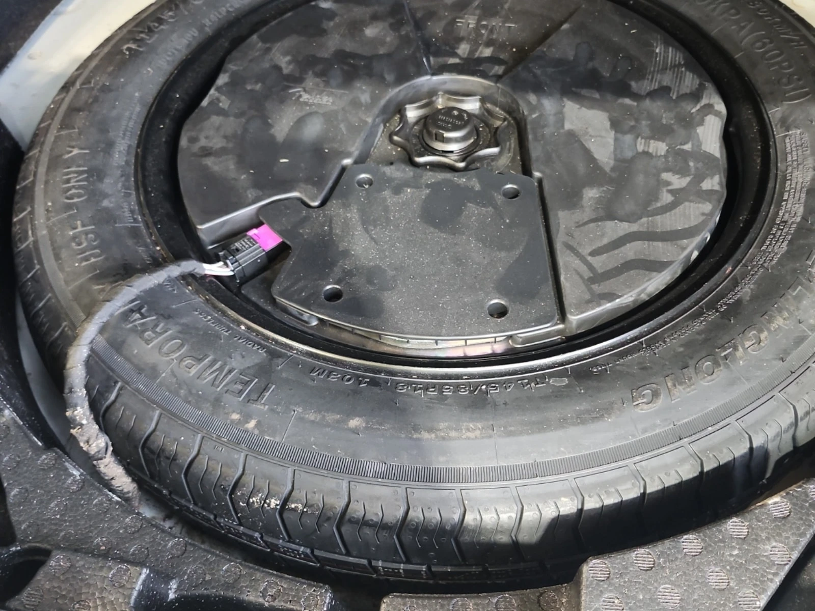 VW Tiguan / HIGHLINE / ПАНОРАМА / 2 КЛЮЧА / CARFAX , снимка 17 - Автомобили и джипове - 56114747