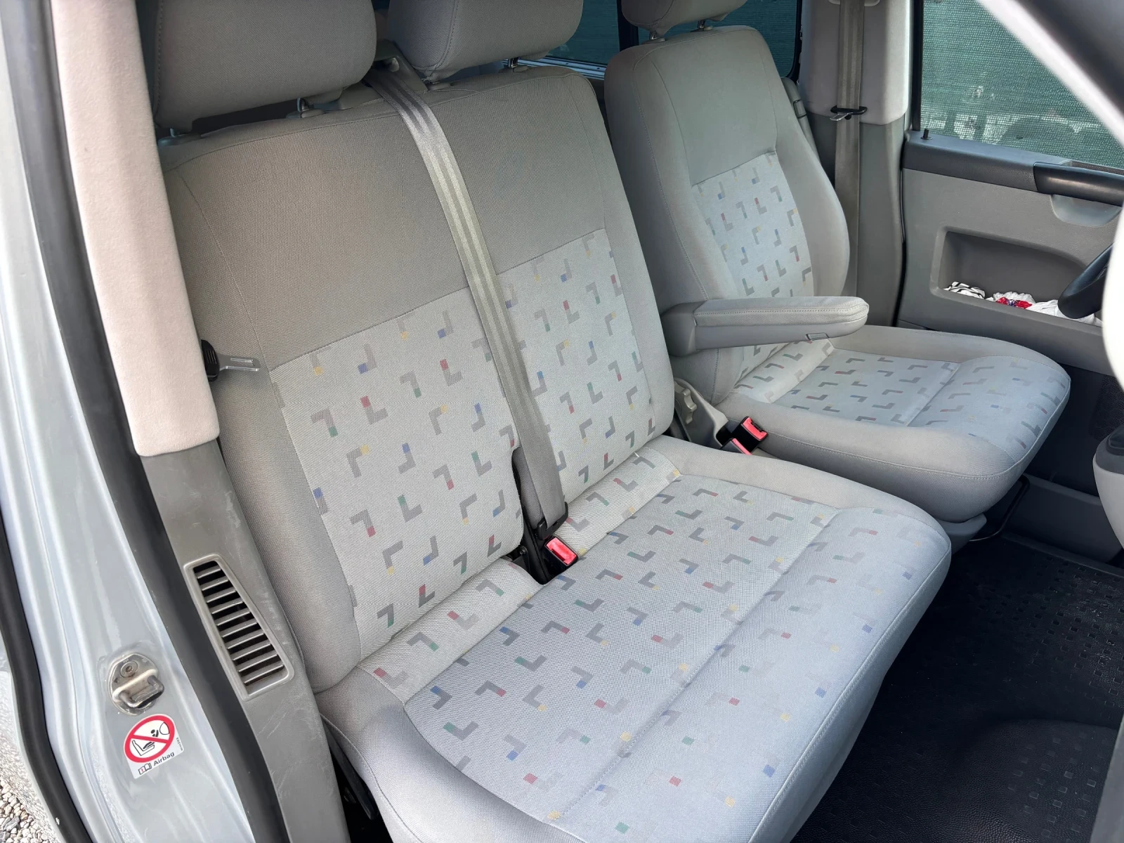 VW T5 2.5 TDI 131 к.с. 9-МЕСТЕН, снимка 10 - Бусове и автобуси - 55606612