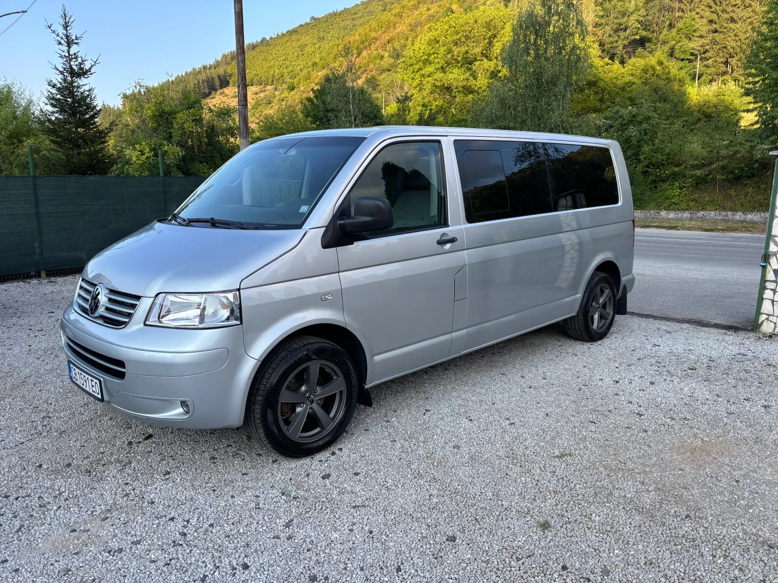 VW T5 2.5 TDI 131 к.с. 9-МЕСТЕН, снимка 2 - Бусове и автобуси - 55606612