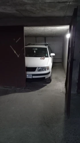 VW Passat B 5 - 5000 € / 9779.15 лв. - 44877057 12