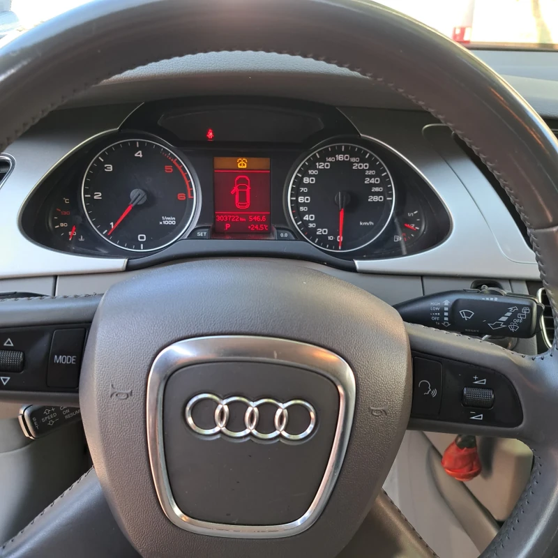 Audi A4 Комби, снимка 4 - Автомобили и джипове - 47556859