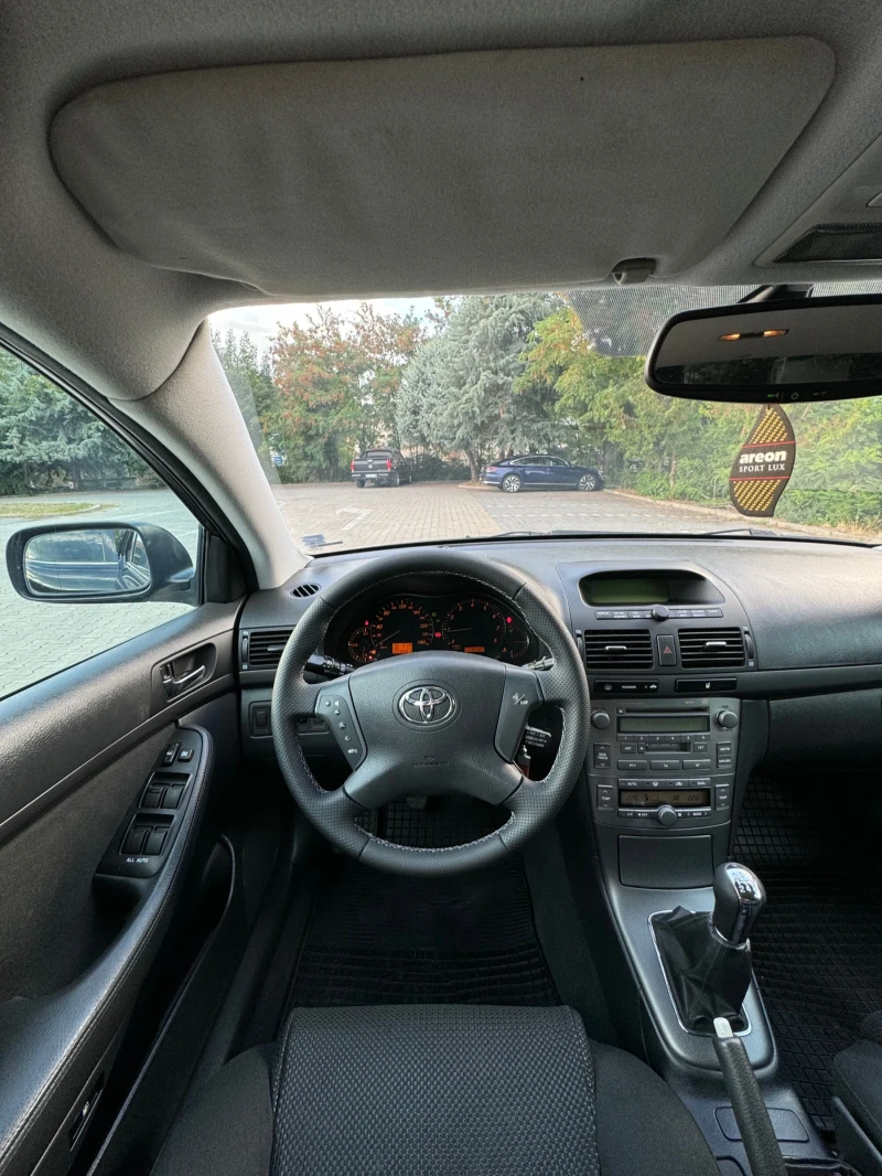 Toyota Avensis 2.0 Бензин, снимка 10 - Автомобили и джипове - 46958579