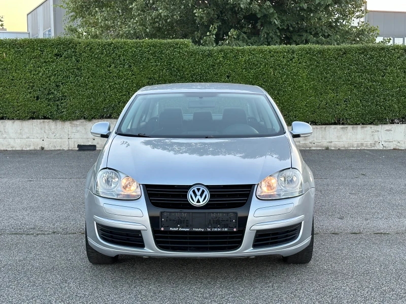 VW Jetta 1.6i-102k, снимка 8 - Автомобили и джипове - 47647062