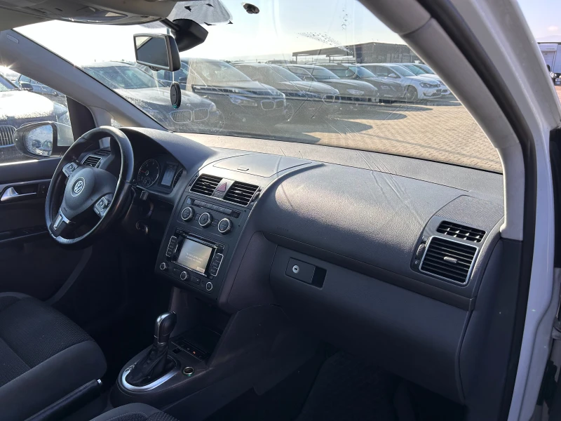 VW Touran 2.0TDI AVTOMAT/NAVI ЛИЗИНГ, снимка 10 - Автомобили и джипове - 47497252