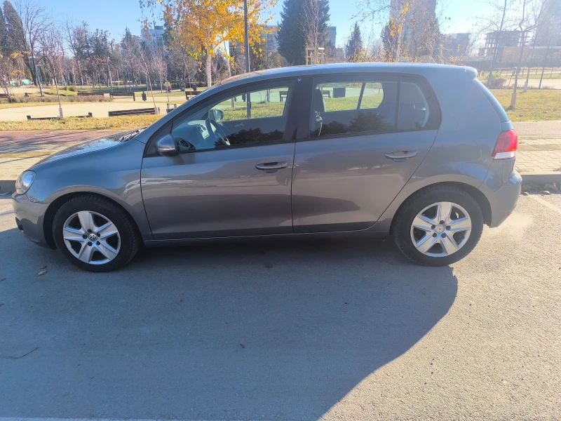 VW Golf 1.6 TDI, снимка 6 - Автомобили и джипове - 48415939