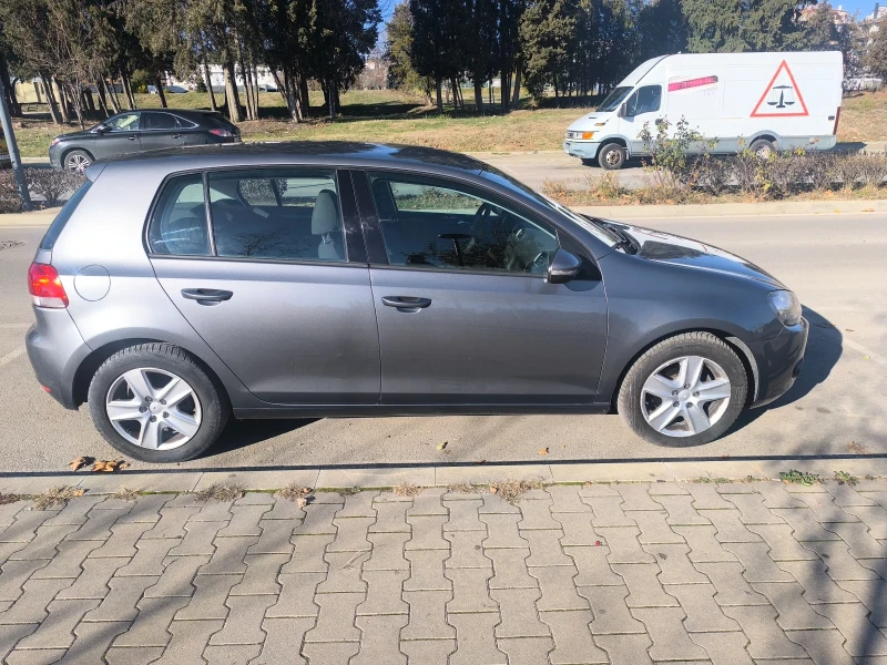 VW Golf 1.6 TDI, снимка 7 - Автомобили и джипове - 48415939