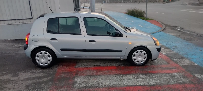 Renault Clio, снимка 2 - Автомобили и джипове - 48520456