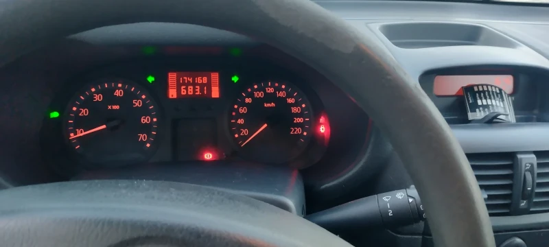 Renault Clio, снимка 8 - Автомобили и джипове - 48520456