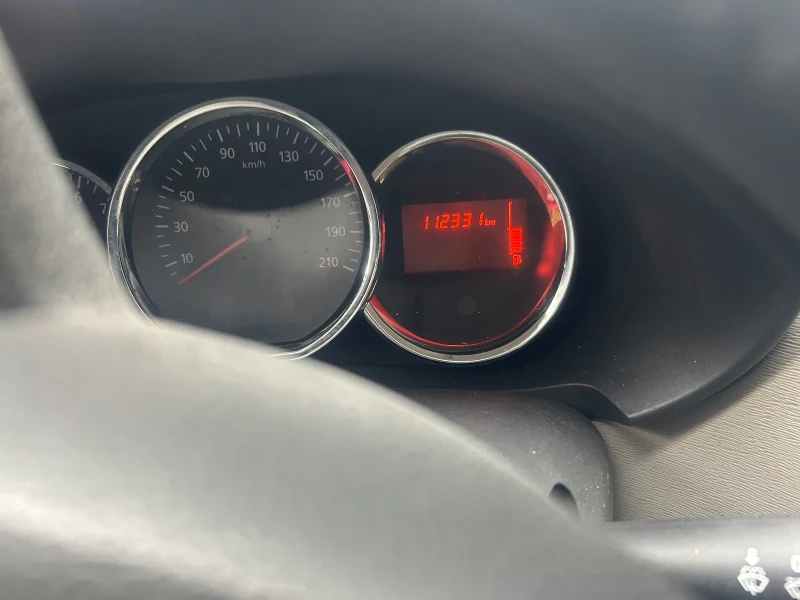 Dacia Lodgy 1.2TCI, снимка 7 - Автомобили и джипове - 50405902