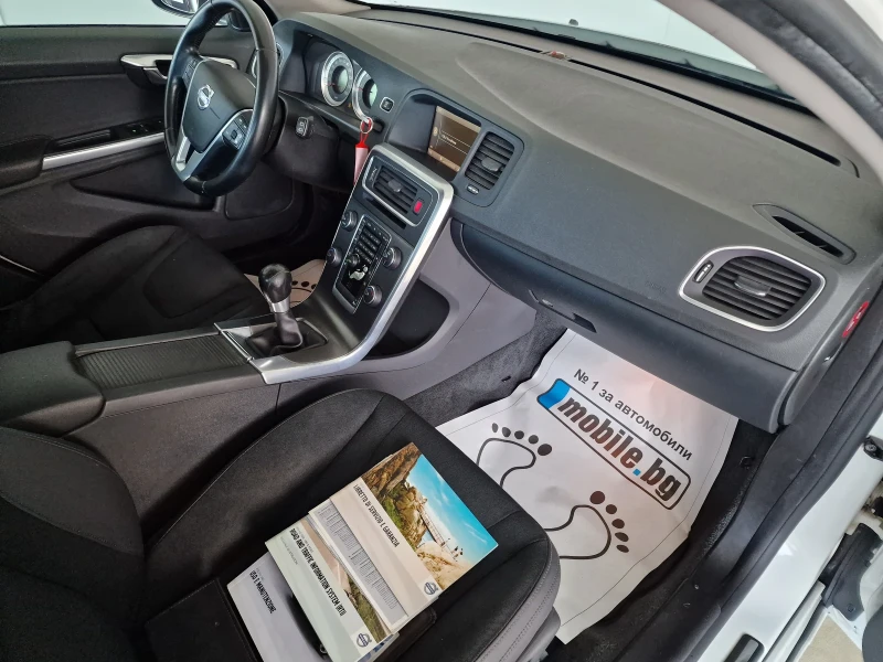 Volvo V60 2.0 163kc EURO 5A, снимка 9 - Автомобили и джипове - 52884982