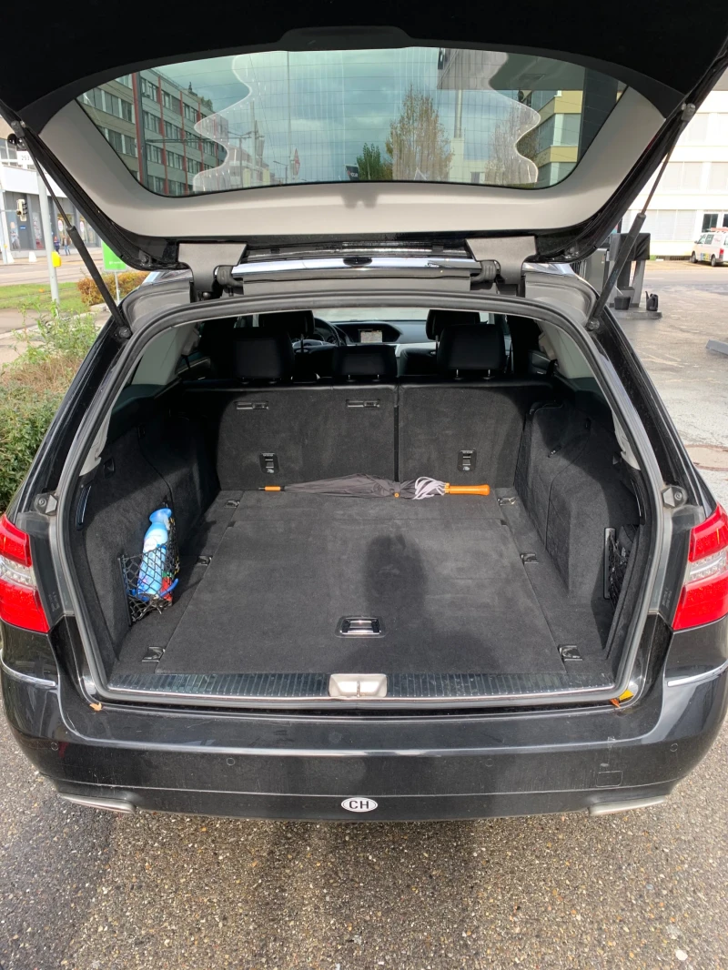 Mercedes-Benz E 250 4 Matic , снимка 5 - Автомобили и джипове - 53123534