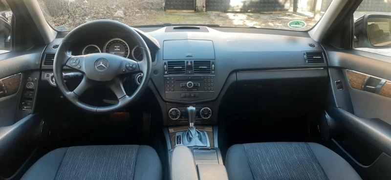Mercedes-Benz C 220, снимка 9 - Автомобили и джипове - 53562365