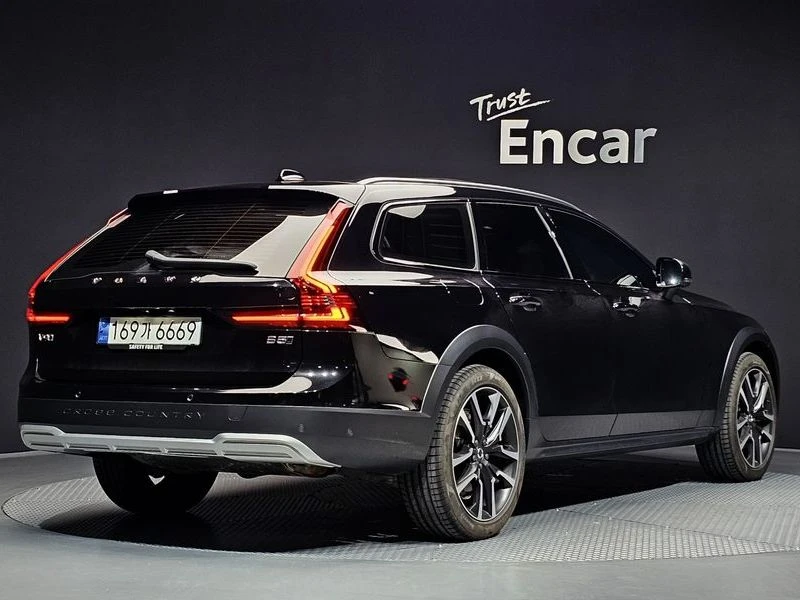 Volvo V90 2.0 Automatic, снимка 2 - Автомобили и джипове - 55974914