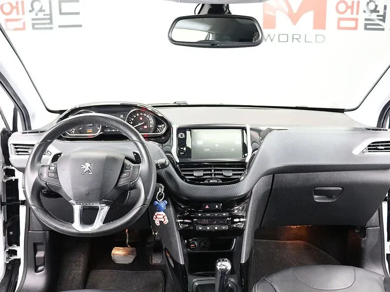 Peugeot 2008 1.6 BlueHDI - САМО 30% АВАНС, снимка 5 - Автомобили и джипове - 56016828