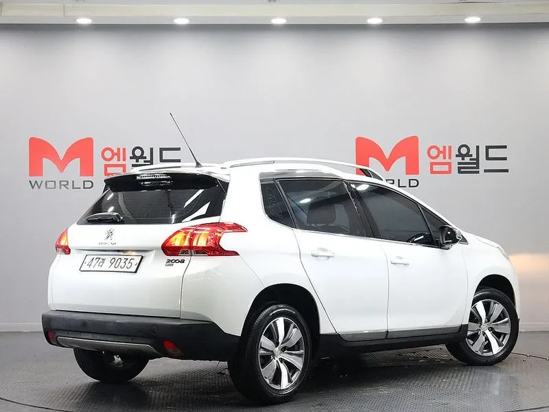 Peugeot 2008 1.6 BlueHDI - САМО 30% АВАНС, снимка 3 - Автомобили и джипове - 56016828