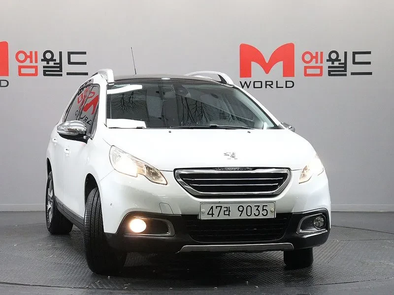 Peugeot 2008 1.6 BlueHDI - САМО 30% АВАНС, снимка 2 - Автомобили и джипове - 56016828