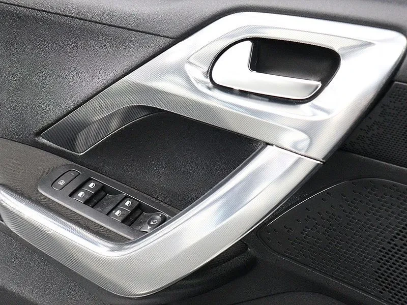 Peugeot 2008 1.6 BlueHDI - САМО 30% АВАНС, снимка 14 - Автомобили и джипове - 56016828