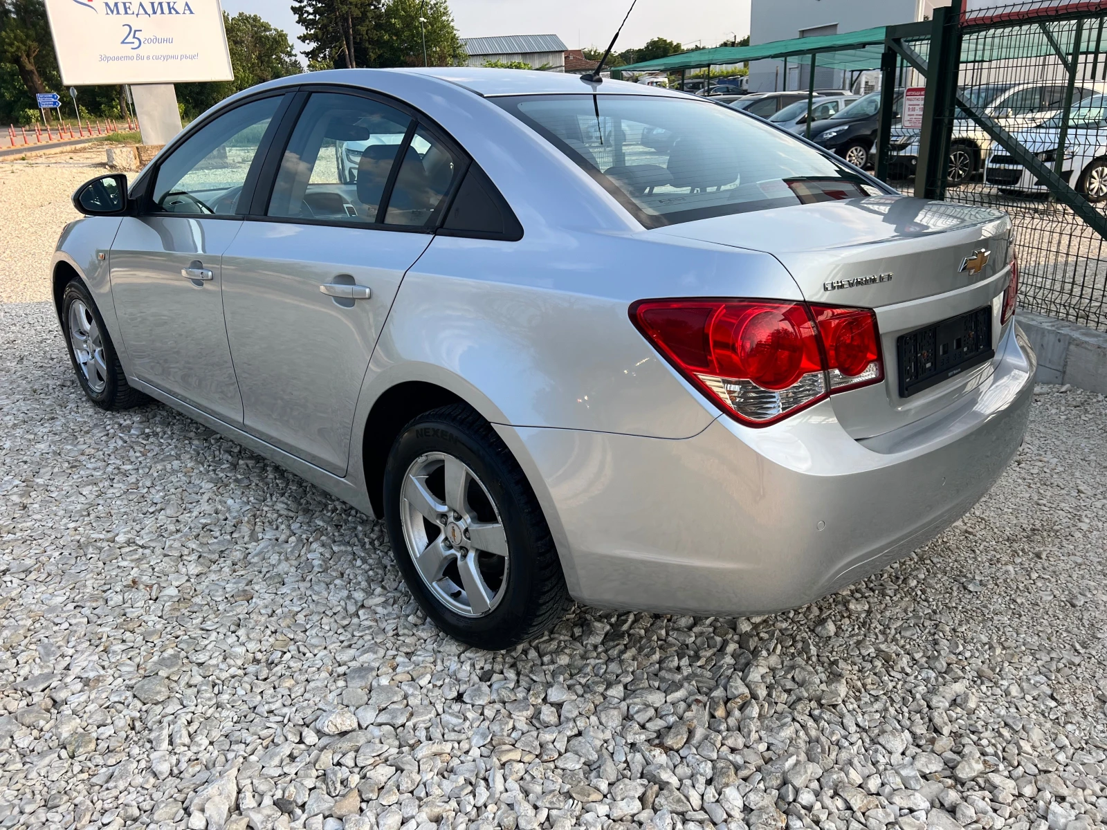 Chevrolet Cruze 1.6i 16v/113p.s-EURO 5 - изображение 4