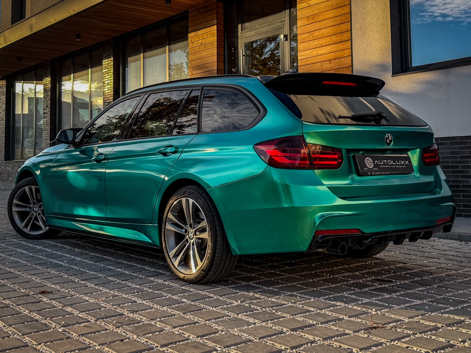 BMW 320 d/M PERFORMANCE/M4 GREEN/CARBON/CAM/HUD/ASSISTANCE | Mobile.bg   4