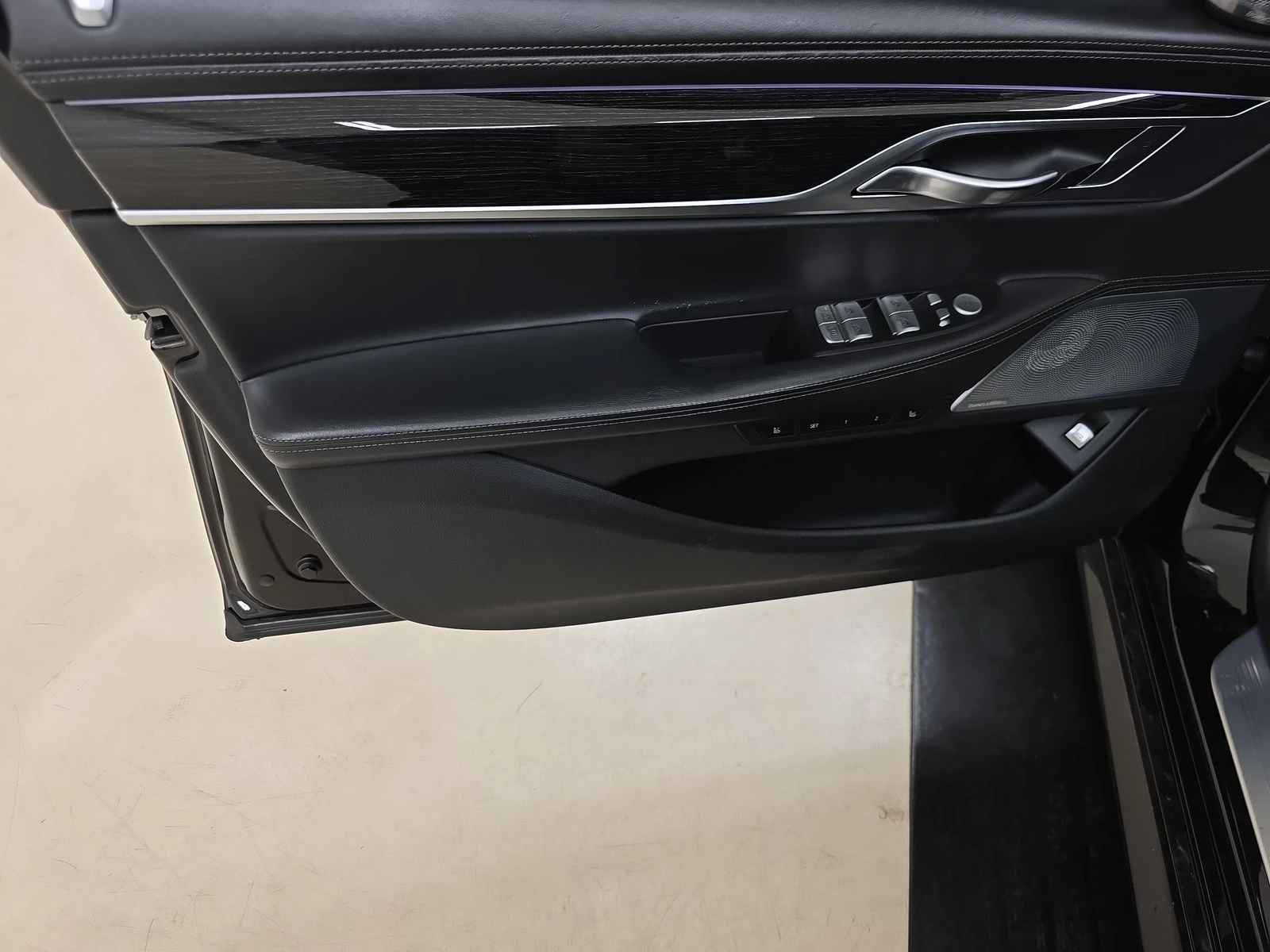 BMW 750 I (M-Pack) Обдух* Bowers&Wilkins* 360* Масаж*  - изображение 7