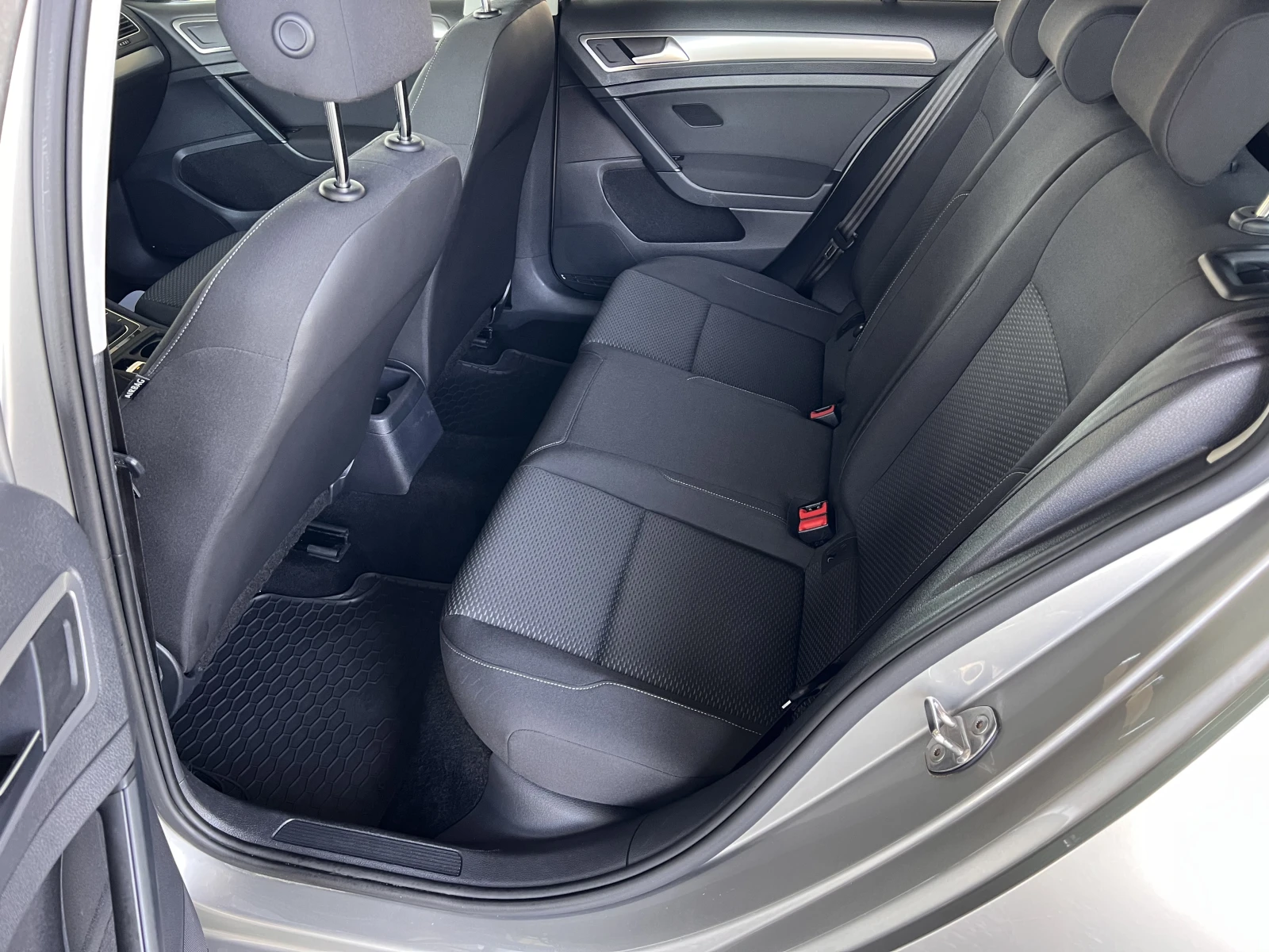 VW Golf TRENDLINE/1.6TDI/116k.c./5МТ/N1 - изображение 10