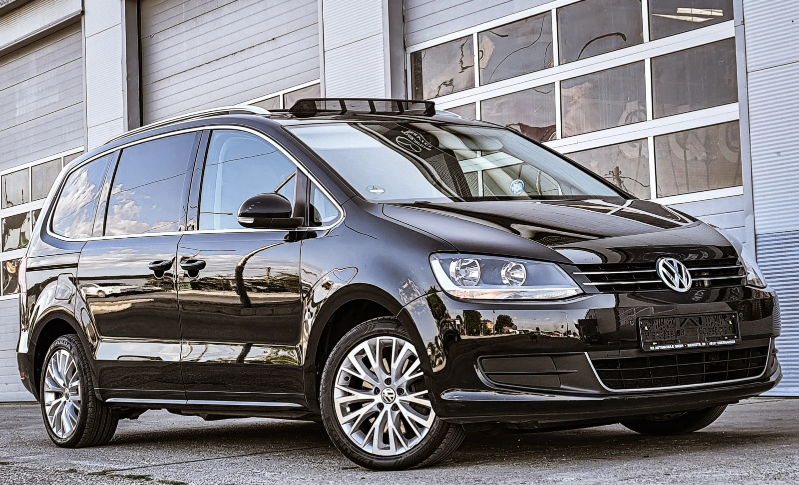 VW Sharan 2.0TDI DSG HIGHLINE ПАНОРАМА ЕЛ. ВРАТИ ГЕРМАНИЯ  - изображение 3