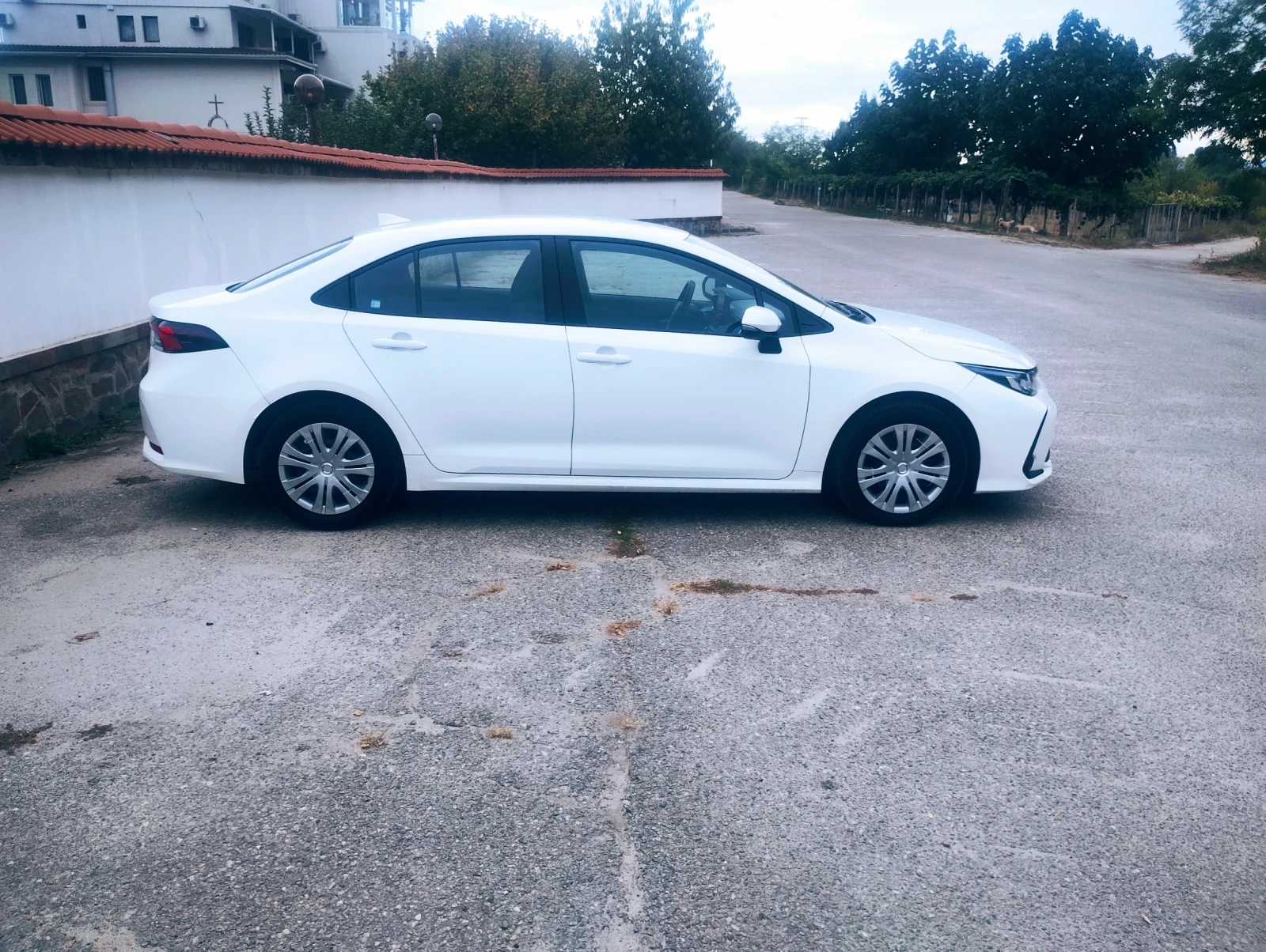 Toyota Corolla 1, 8hybrid - изображение 3