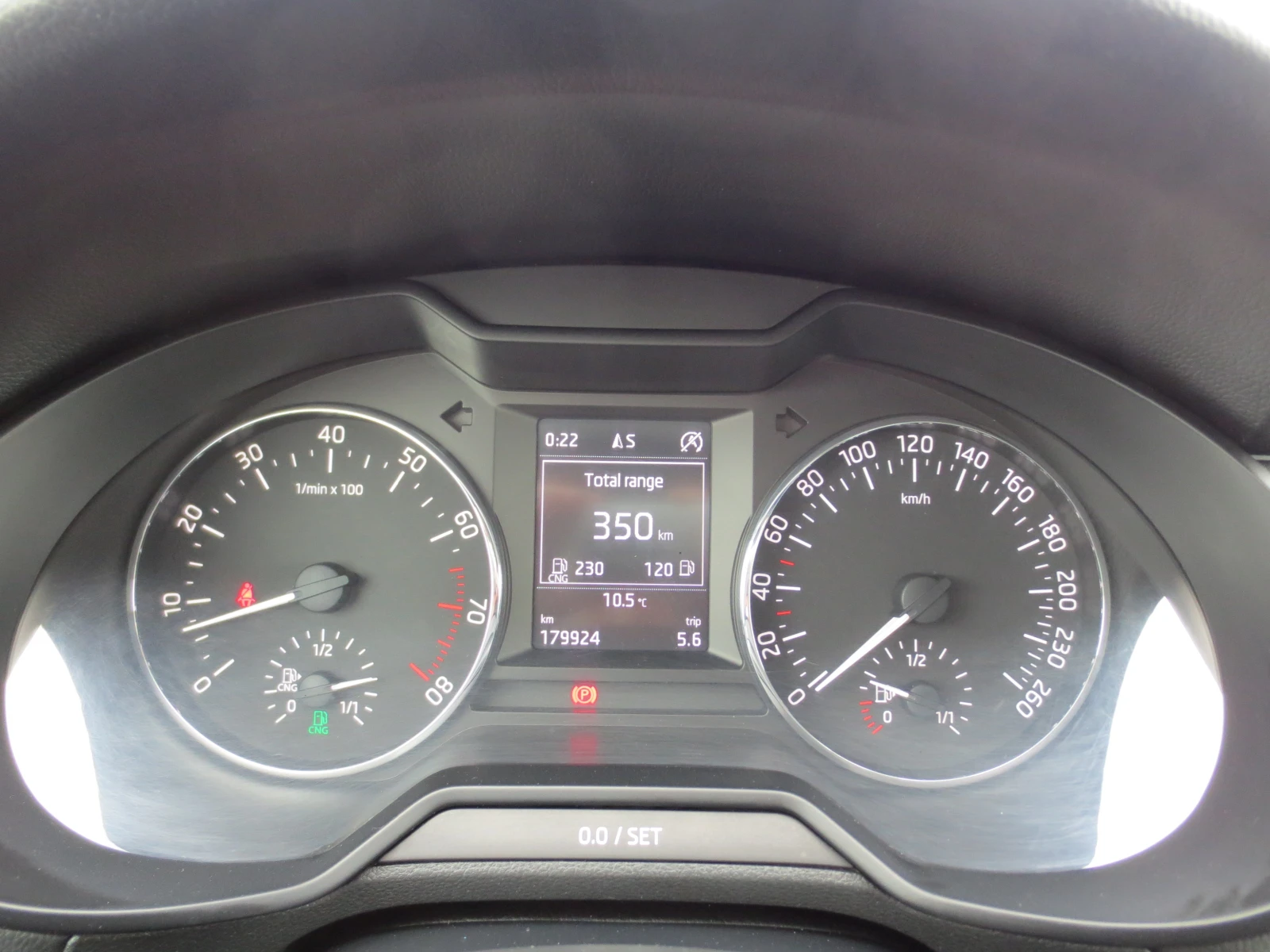 Skoda Octavia 1.4 i G-TEC * METAH* , снимка 11 - Автомобили и джипове - 53914906