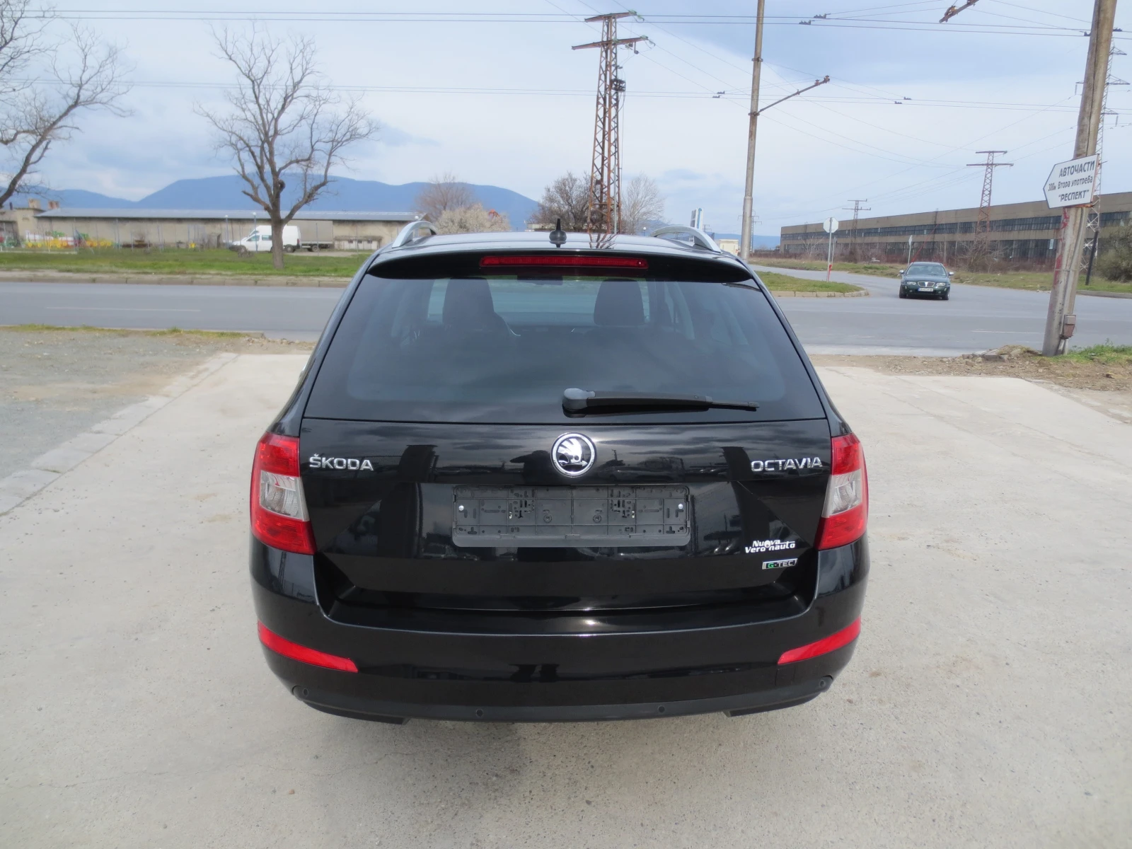 Skoda Octavia 1.4 i G-TEC * METAH* , снимка 6 - Автомобили и джипове - 53914906