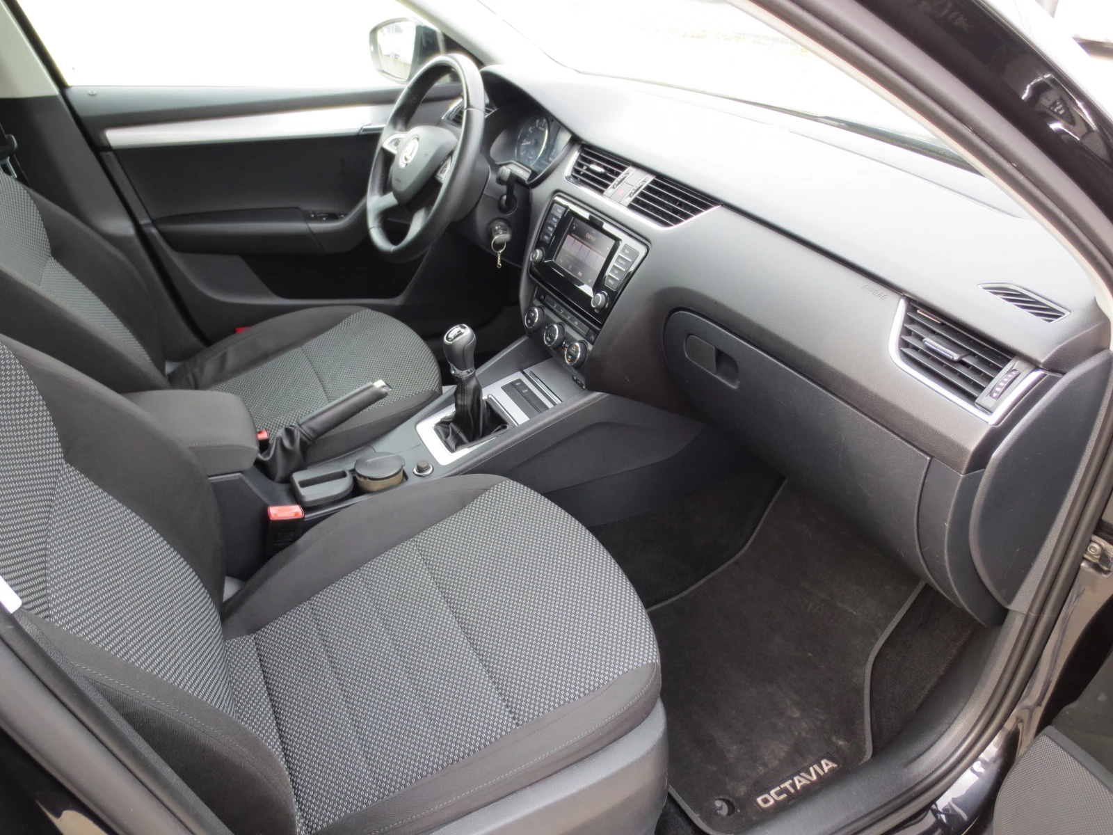 Skoda Octavia 1.4 i G-TEC * METAH* , снимка 14 - Автомобили и джипове - 53914906