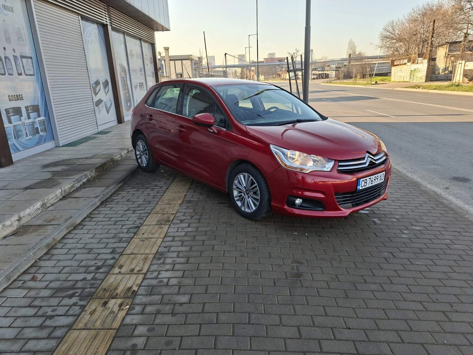 Citroen C4, снимка 2 - Автомобили и джипове - 53975523