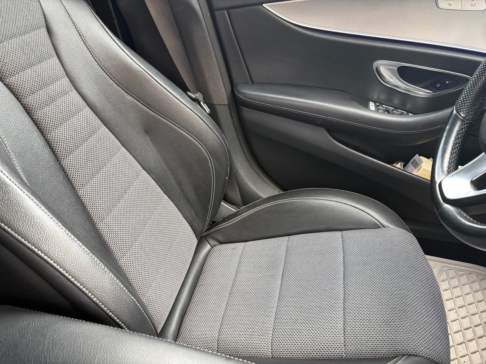 Mercedes-Benz E 220 9G Avantgarde, снимка 6 - Автомобили и джипове - 54226503