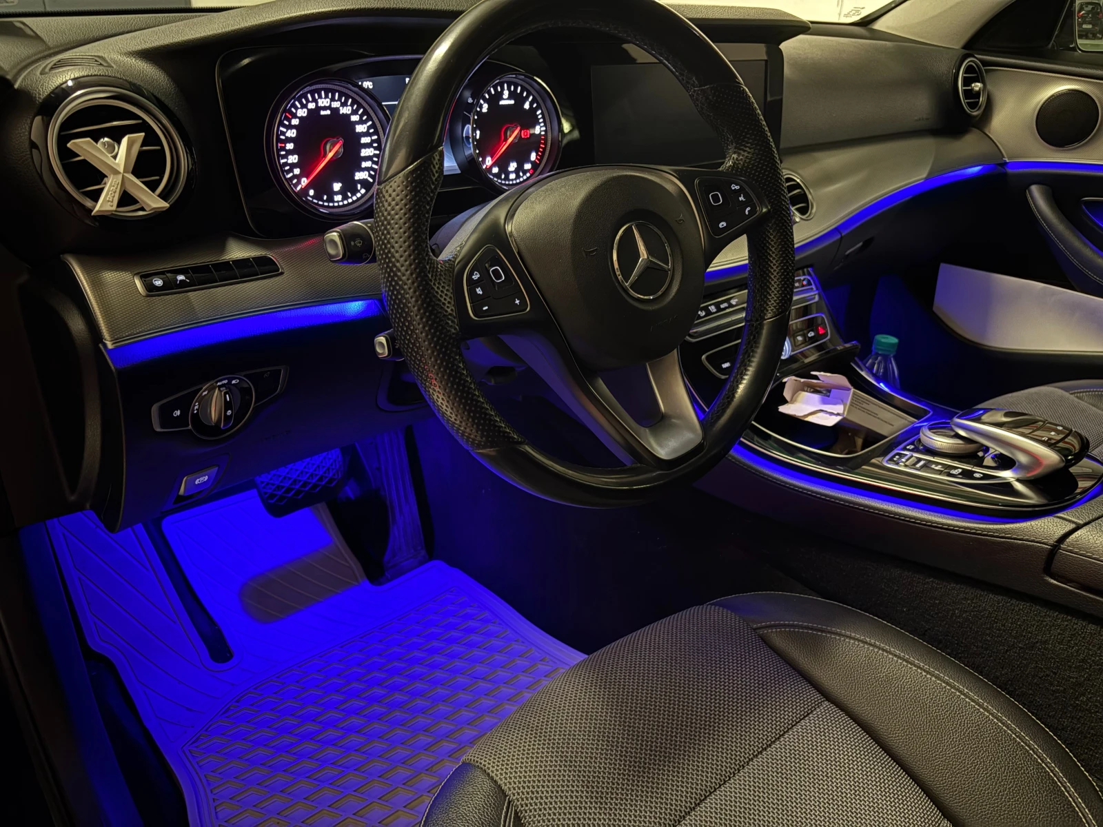 Mercedes-Benz E 220 9G Avantgarde, снимка 5 - Автомобили и джипове - 54226503