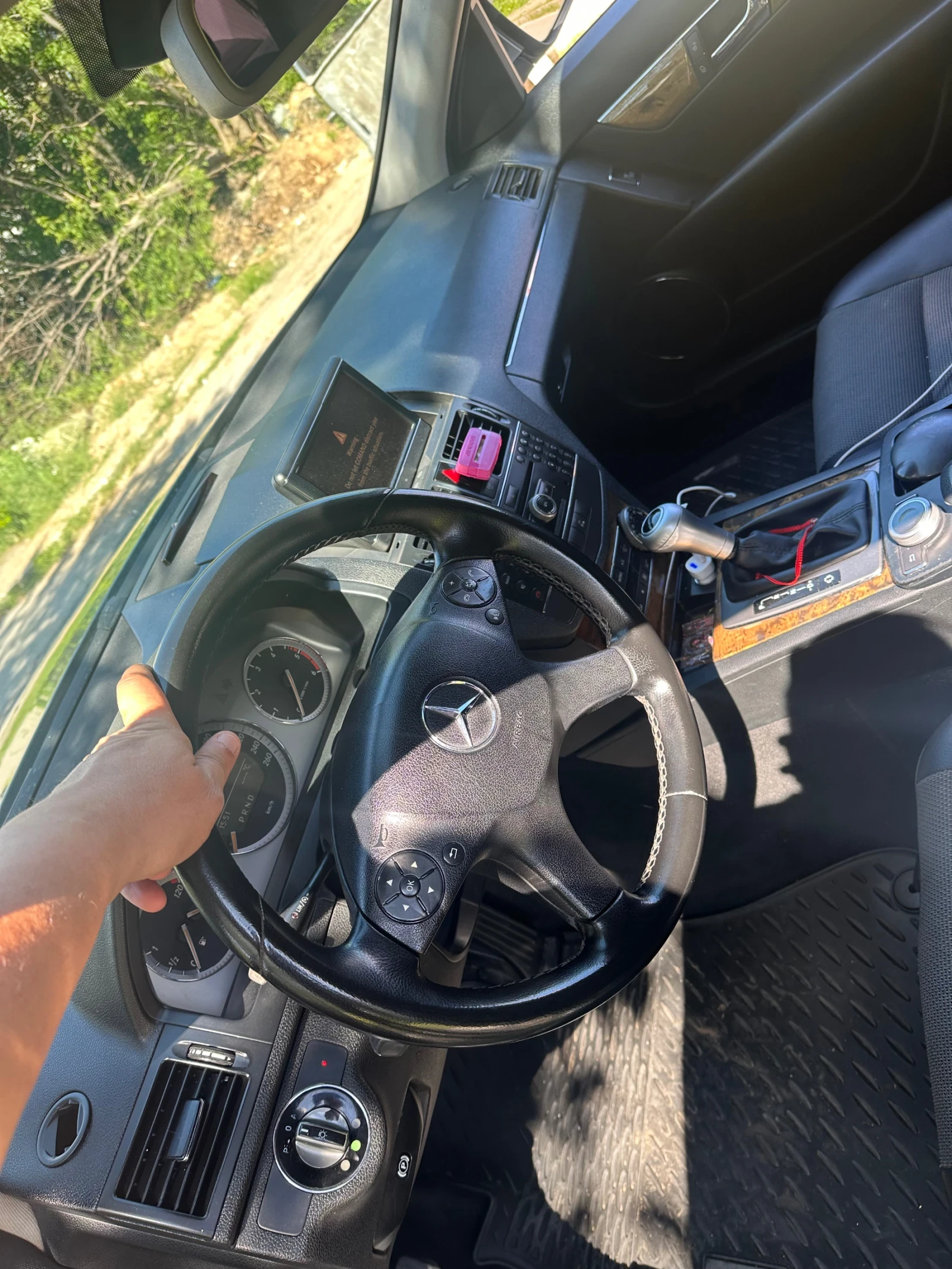 Mercedes-Benz C 220, снимка 7 - Автомобили и джипове - 54319913