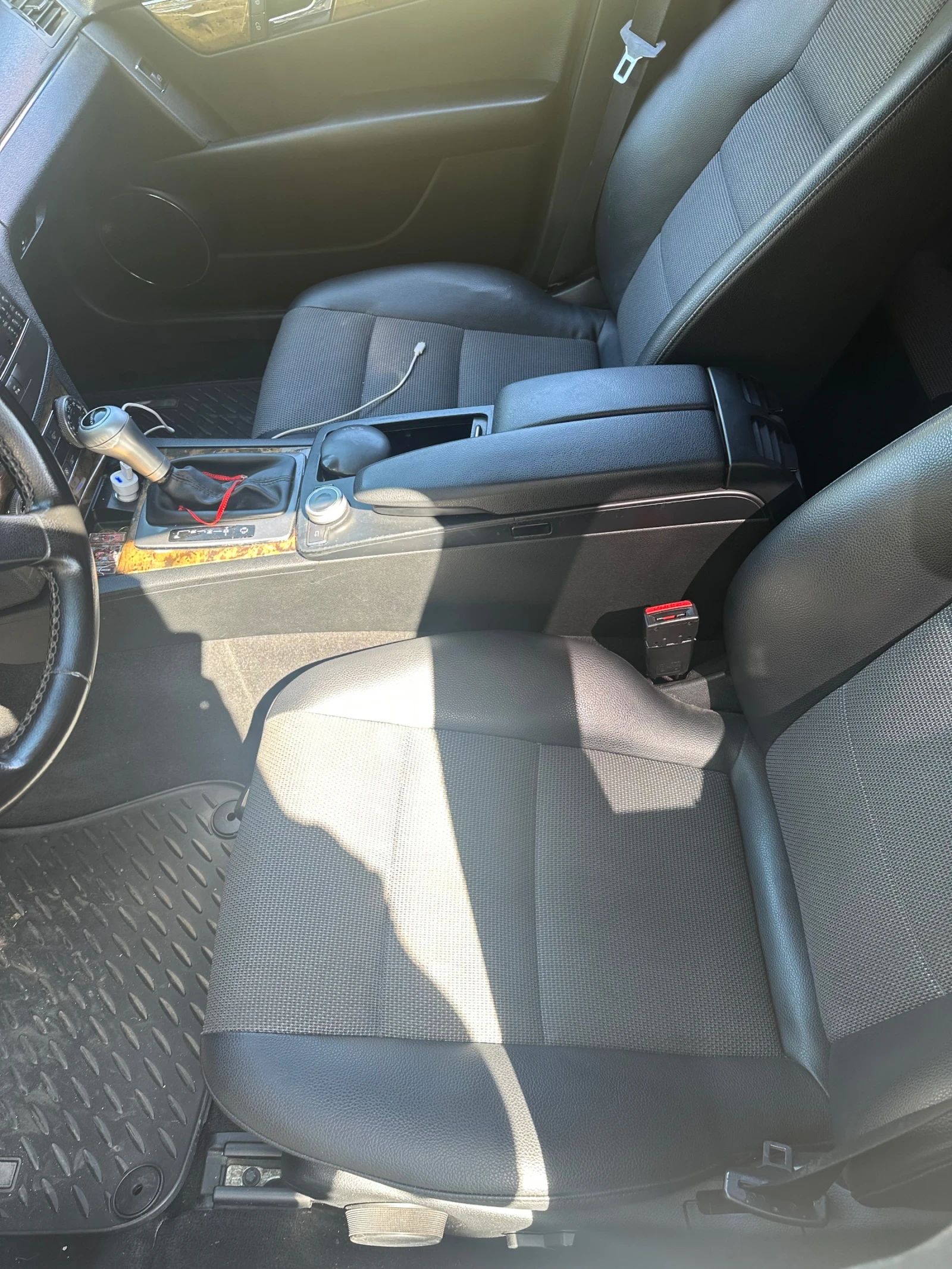 Mercedes-Benz C 220, снимка 6 - Автомобили и джипове - 54319913