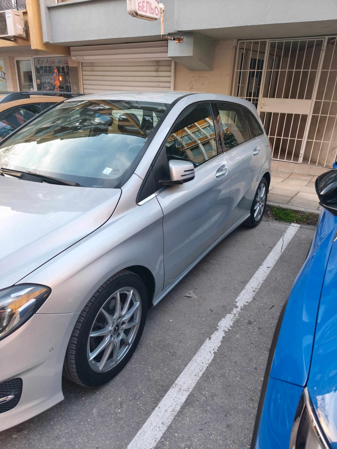 Mercedes-Benz B 220 4 MATIC, снимка 3 - Автомобили и джипове - 54358941